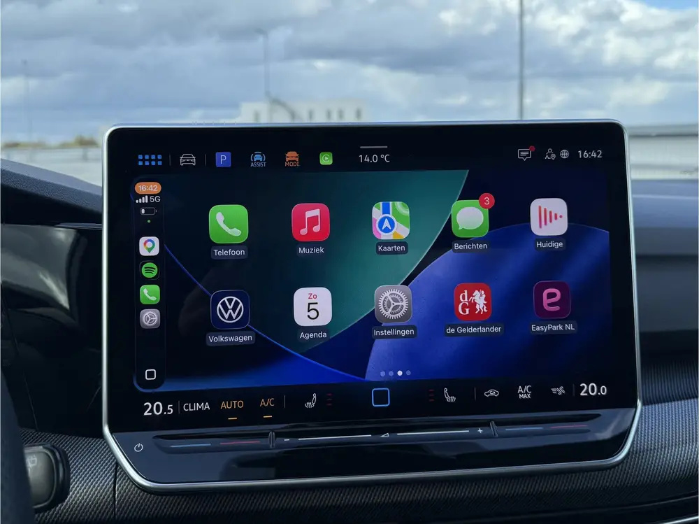 Volkswagen Golf 1.5 eHybrid GTE | Pano | IQ | 360° | HUD uit 2024, foto 17