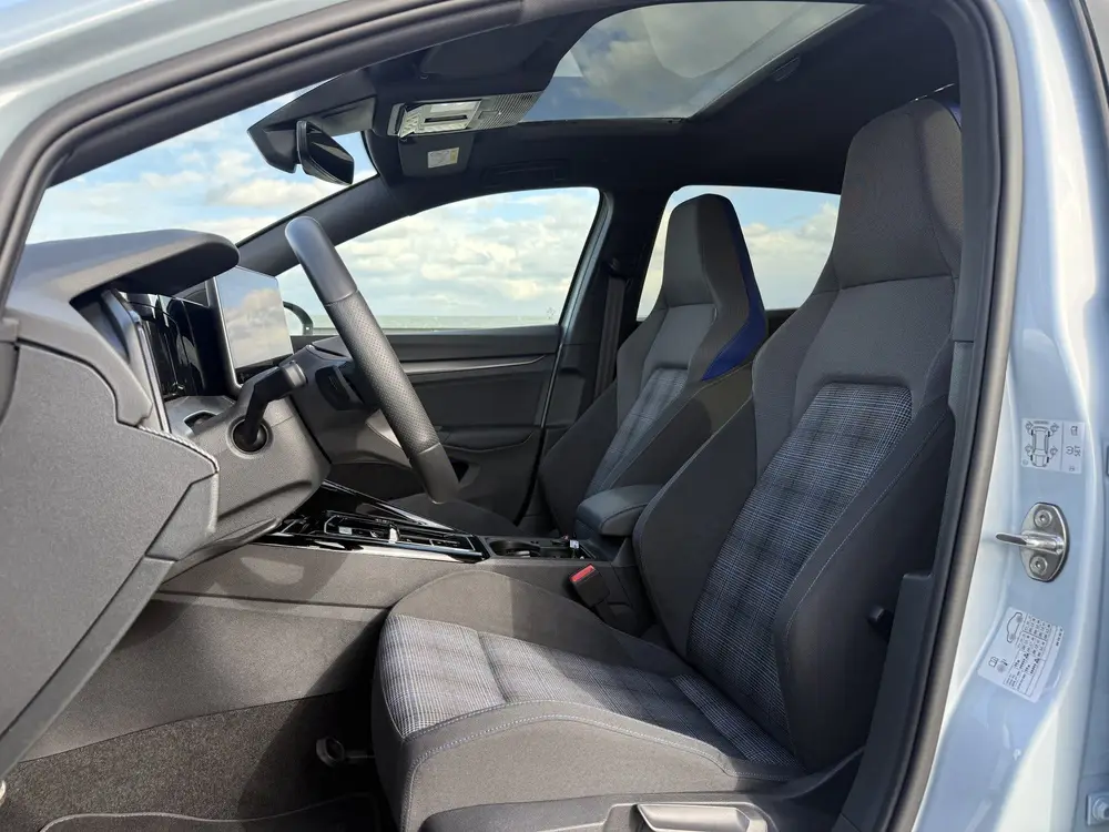 Volkswagen Golf 1.5 eHybrid GTE | Pano | IQ | 360° | HUD uit 2024, foto 6