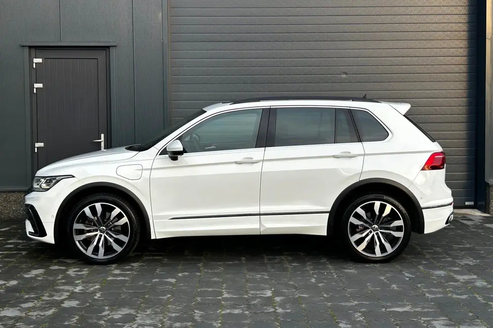 Volkswagen Tiguan 1.4 TSI eHybrid R-Line 245pk PANO TREKHAAK uit 2021, foto 3
