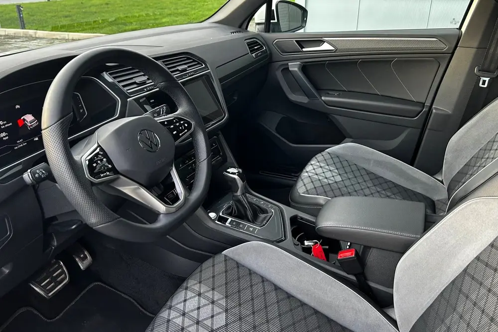 Volkswagen Tiguan 1.4 TSI eHybrid R-Line 245pk PANO TREKHAAK uit 2021, foto 4