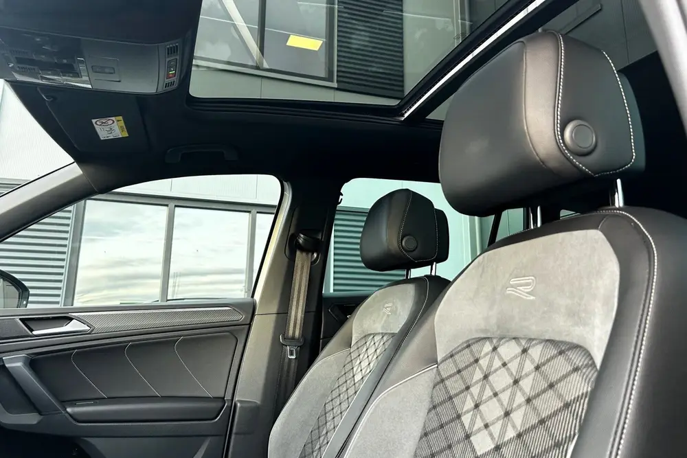 Volkswagen Tiguan 1.4 TSI eHybrid R-Line 245pk PANO TREKHAAK uit 2021, foto 6