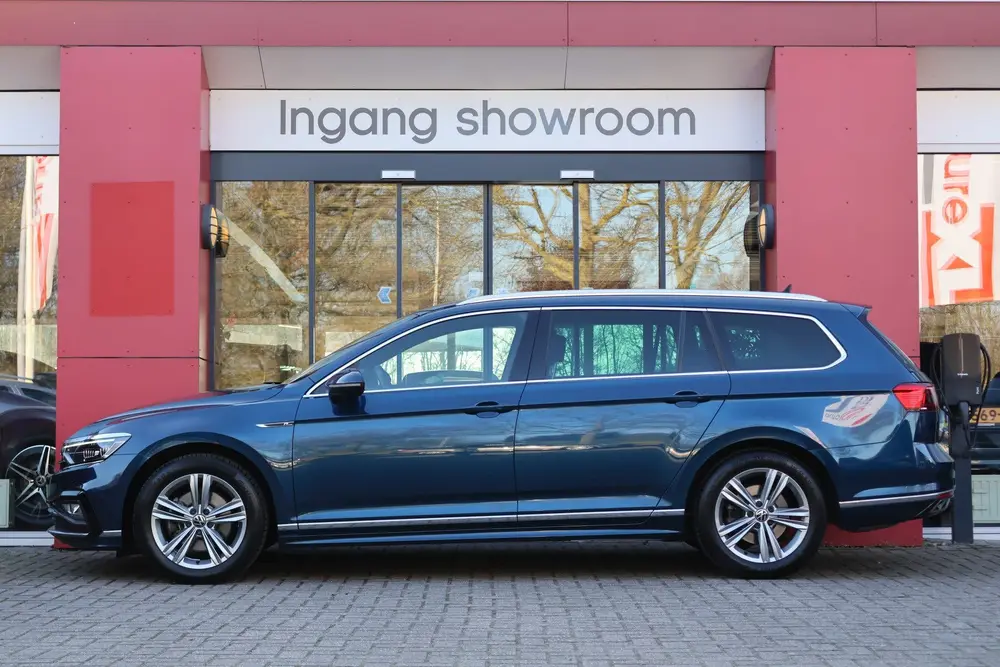 Volkswagen Passat Variant 1.5 TSI R-Line Business + | Origin uit 2022, foto 3