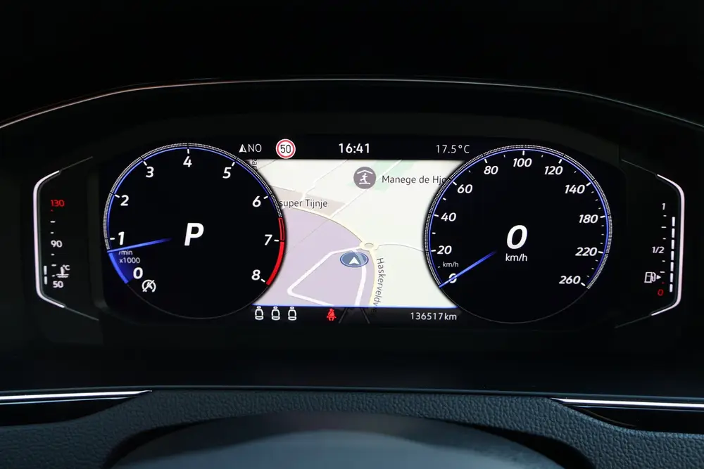Volkswagen Passat Variant 1.5 TSI R-Line Business + | Origin uit 2022, foto 9