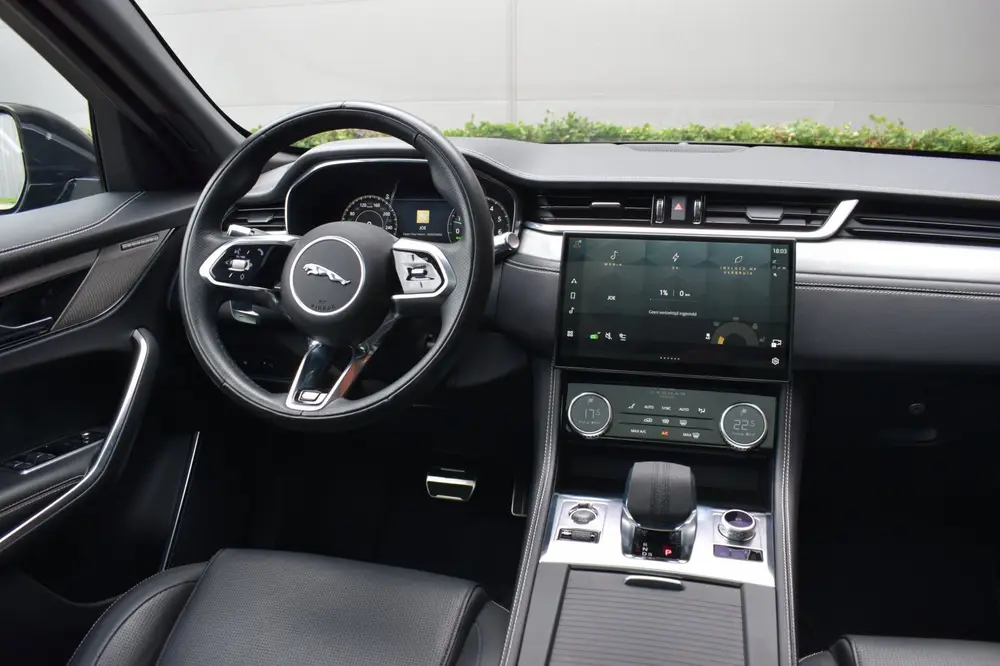 Jaguar F-Pace 2.0 P400e PHEV Limited Edition R-Dynamic SOH 9 uit 2022, foto 4
