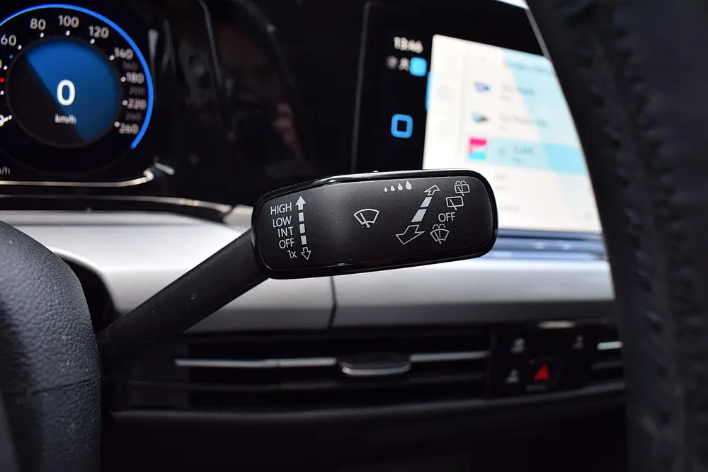 Volkswagen Golf Variant 1.0 TSI Life | Apple CarPlay | LED | uit 2023, foto 17