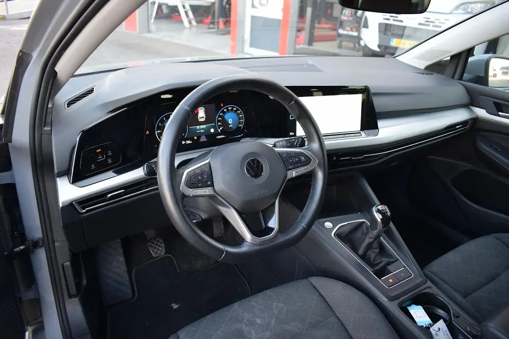 Volkswagen Golf Variant 1.0 TSI Life | Apple CarPlay | LED | uit 2023, foto 4