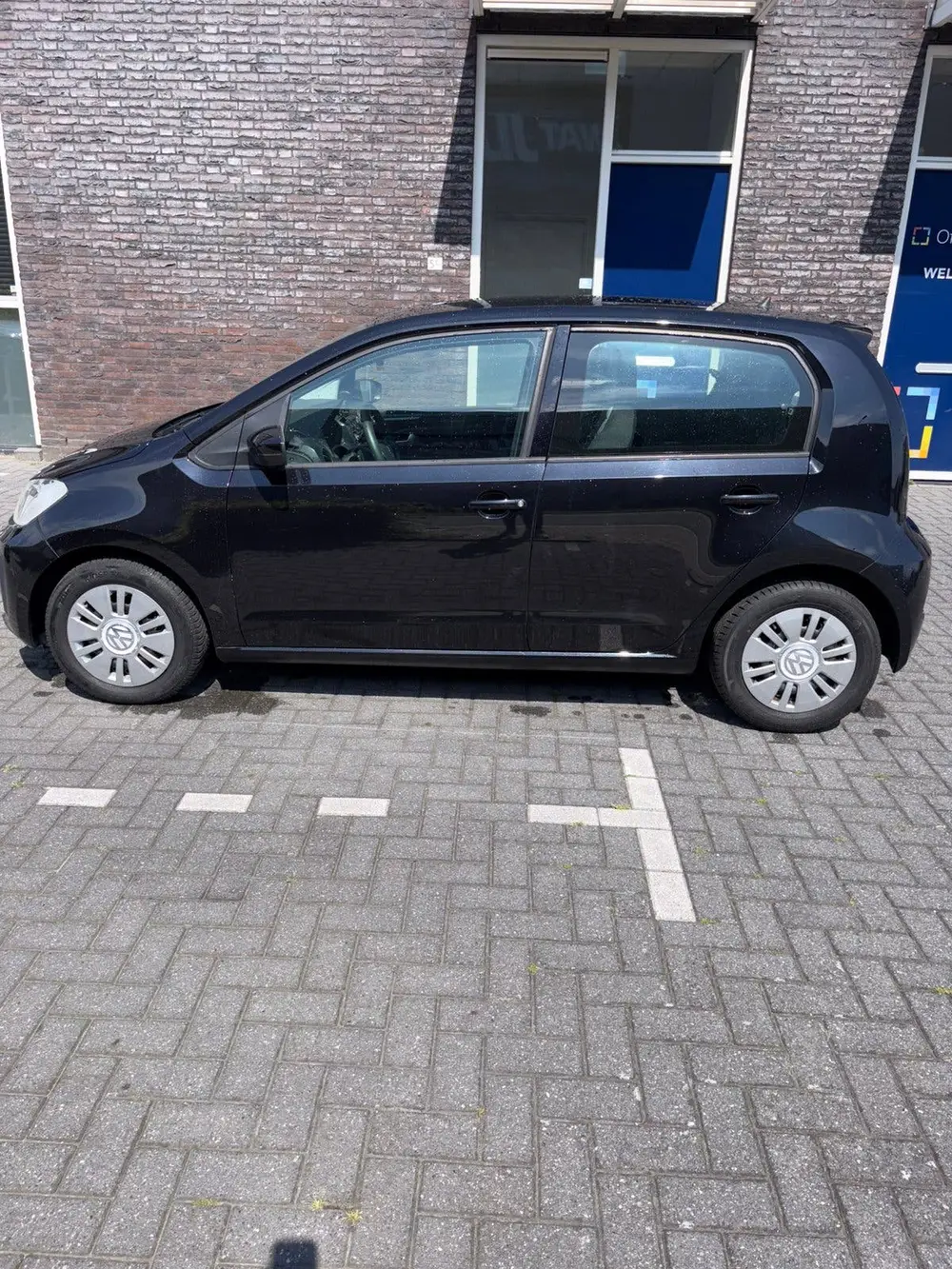 Volkswagen Up! 1.0 60PK 5D BMT 2019 Zwart uit 2019, foto 2