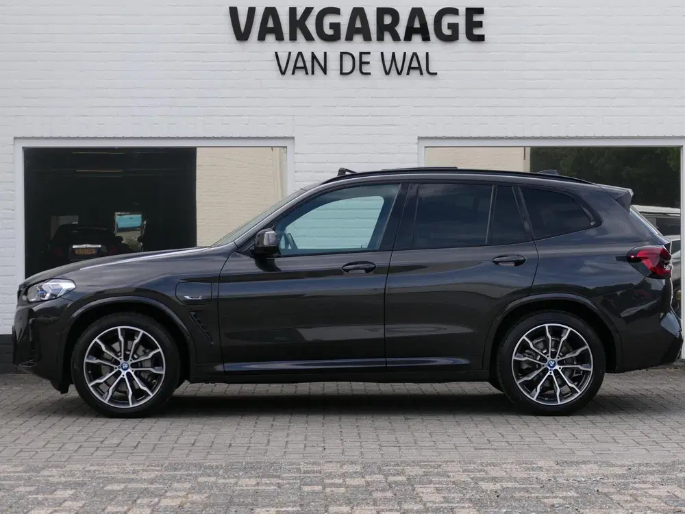 BMW X3 xDrive30e High Executive uit 2021, foto 2