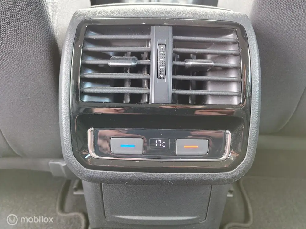 Volkswagen Passat Variant 1.5 TSI Business camera trekhaak uit 2019, foto 12