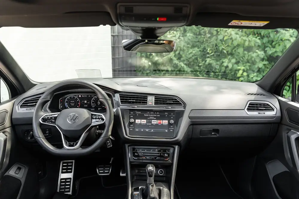 Volkswagen Tiguan 1.5 TSI 3x R-Line | Pano | HUD | IQ Light uit 2021, foto 16