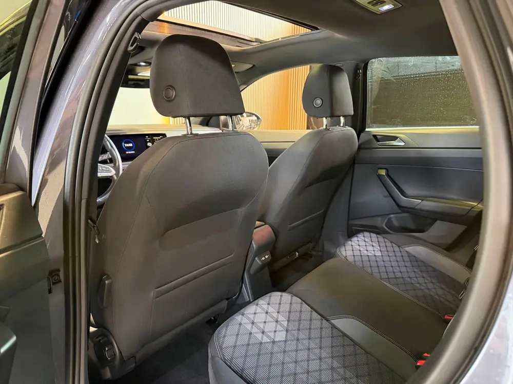 Volkswagen Taigo 1.5 TSI R-Line Pano|Cam|Keyl|Led|IQ|Carplay uit 2022, foto 14