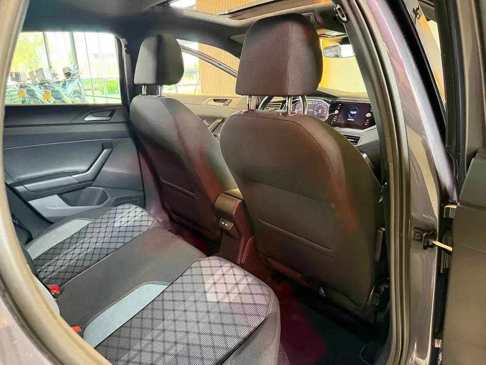 Volkswagen Taigo 1.5 TSI R-Line Pano|Cam|Keyl|Led|IQ|Carplay uit 2022, foto 17