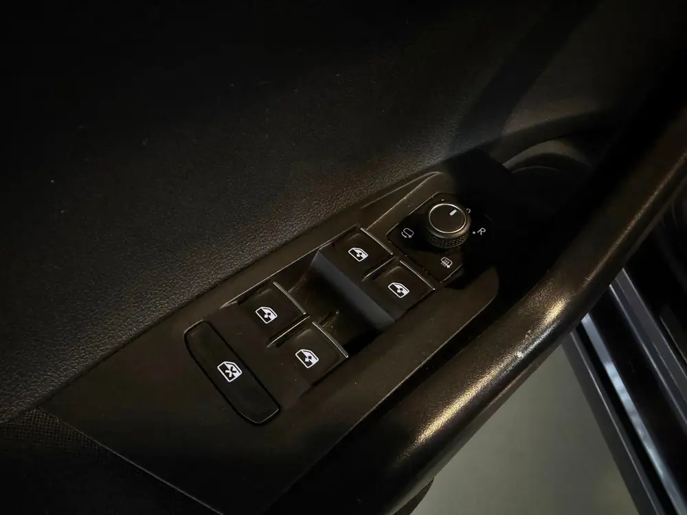 Volkswagen Taigo 1.5 TSI R-Line Pano|Cam|Keyl|Led|IQ|Carplay uit 2022, foto 20