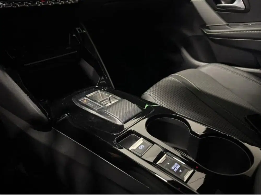 Peugeot 208 1.2 GT 130PK PANO KEYLESS VOL uit 2023, foto 13