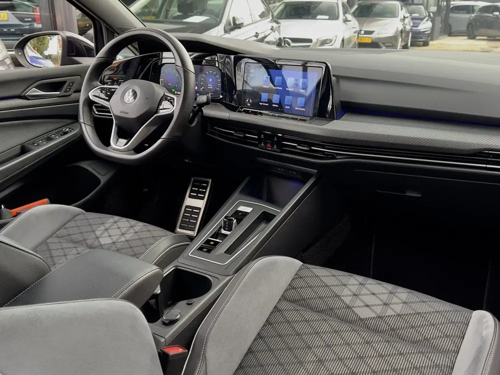 Volkswagen Golf 1.5 eTSI ZOMERACTIE! BETAAL NU 50% 10950 DE uit 2022, foto 2