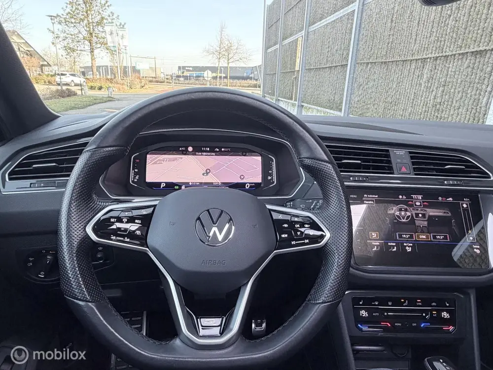 Volkswagen Tiguan 1.5 TSI R-Line Business+ PANO/360•CAMERA uit 2020, foto 16