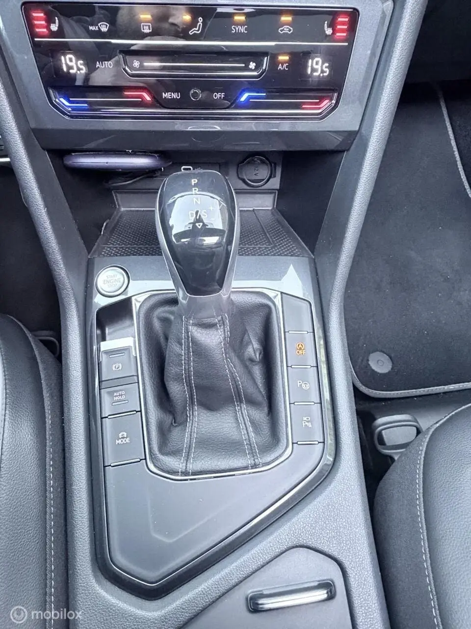 Volkswagen Tiguan 1.5 TSI R-Line Business+ PANO/360•CAMERA uit 2020, foto 17