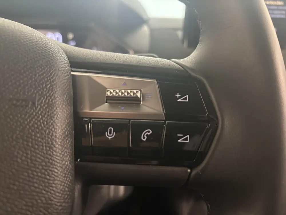 DS Automobiles DS 3 DS 3 1.2 Hybrid 136 Edition France uit 2025, foto 12