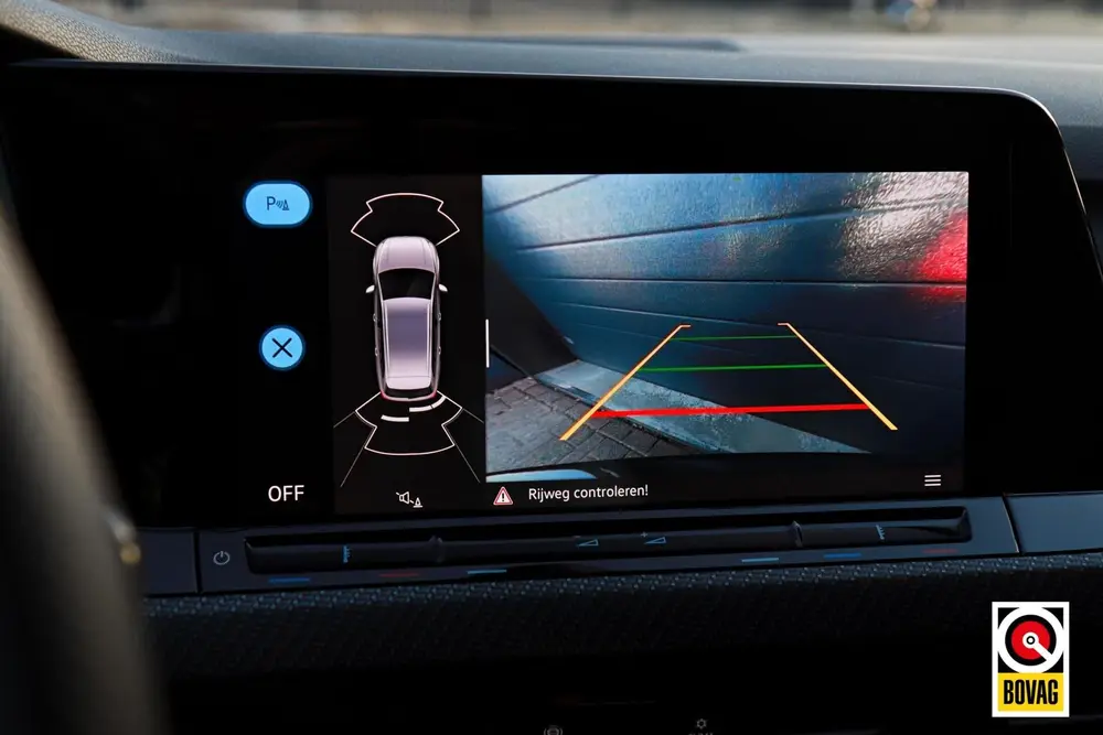 Volkswagen Golf Variant 1.5 eTSI R-Line /LED/IQ-LIGHT/SFEERV uit 2022, foto 17