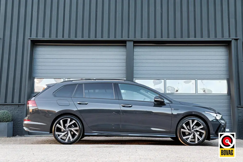 Volkswagen Golf Variant 1.5 eTSI R-Line /LED/IQ-LIGHT/SFEERV uit 2022, foto 3