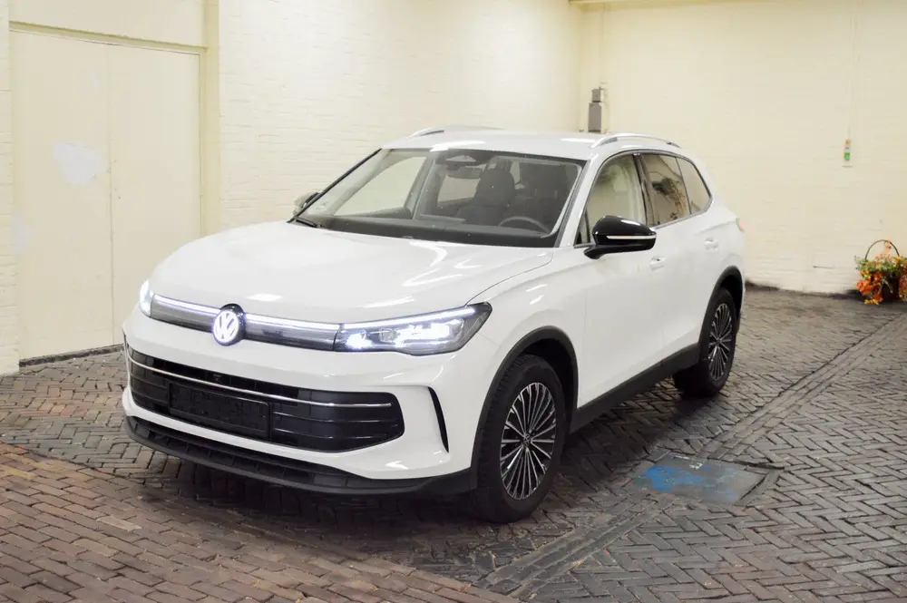 Volkswagen Tiguan 2025 eHybrid 204 pk DSG goal editie uit 2025, foto 2