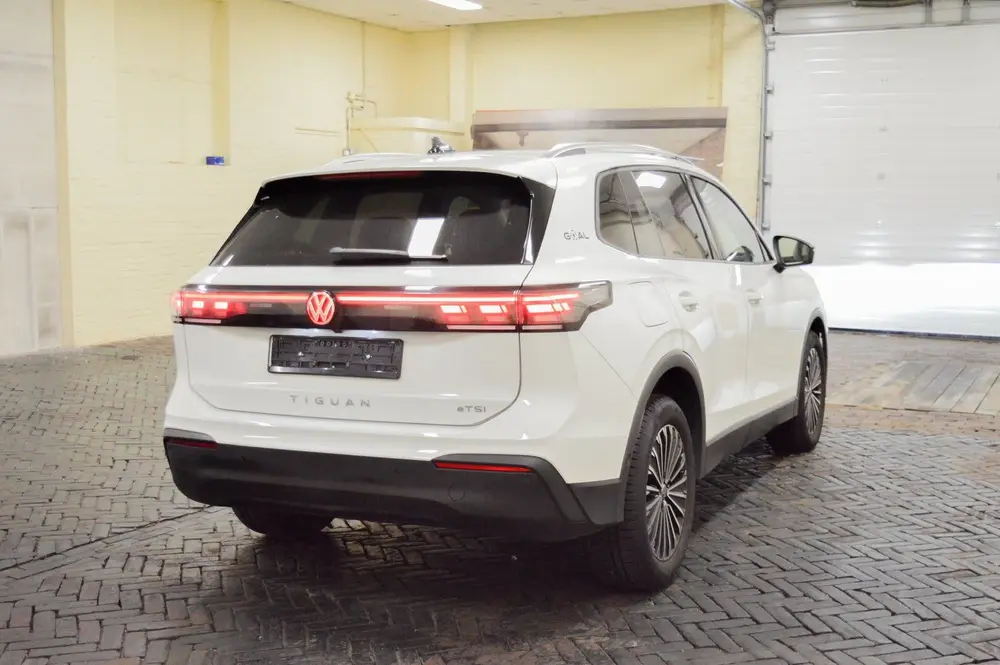 Volkswagen Tiguan 2025 eHybrid 204 pk DSG goal editie uit 2025, foto 4