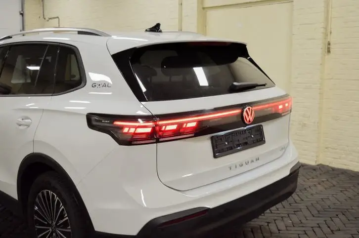 Volkswagen Tiguan 2025 eHybrid 204 pk DSG goal editie uit 2025, foto 6