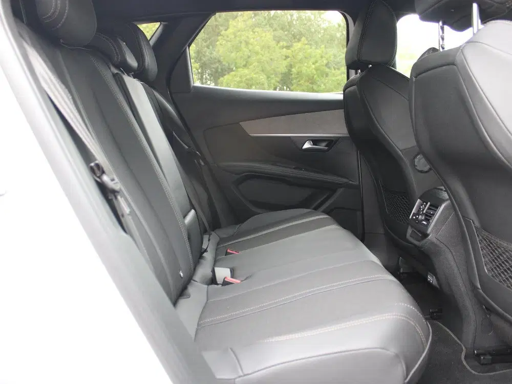 Peugeot 3008 1.2 Hybrid 145 GT Automaat uit 2024, foto 13