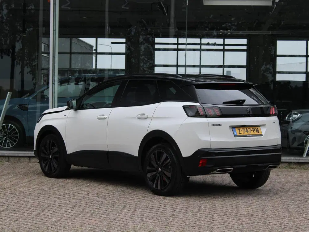 Peugeot 3008 1.2 Hybrid 145 GT Automaat uit 2024, foto 2