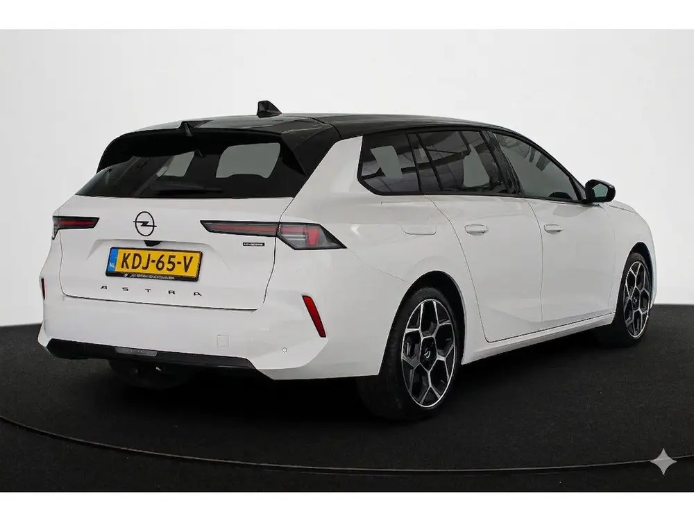 Opel Astra Sports Tourer 1.6 Turbo Plug In Hybrid GS uit 2026, foto 3