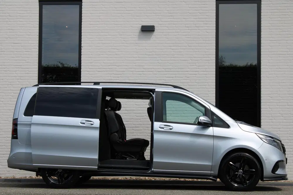 Mercedes-Benz V-Klasse 250d uit 2024, foto 13