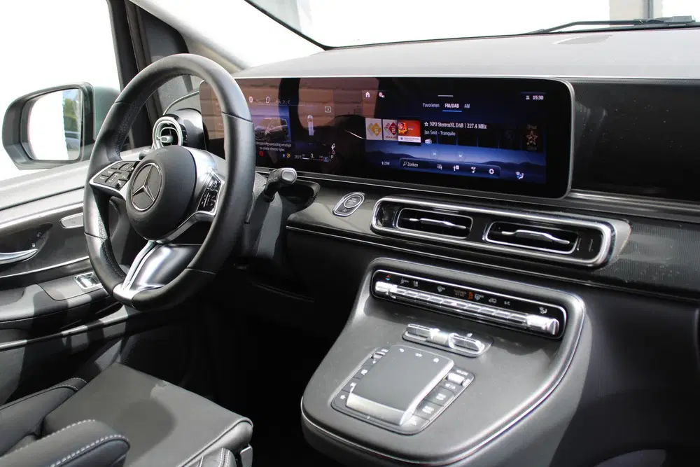 Mercedes-Benz V-Klasse 250d uit 2024, foto 3