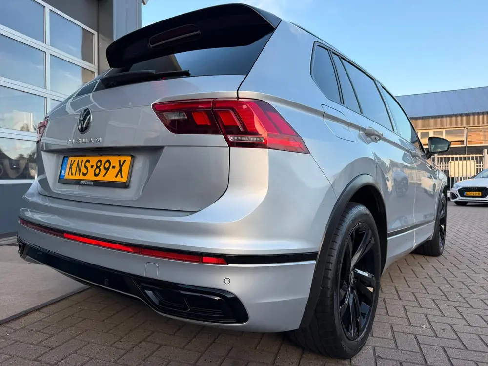 Volkswagen TIGUAN 1.5 TSI R-Line Business+/ ACC / Black Pack uit 2021, foto 19