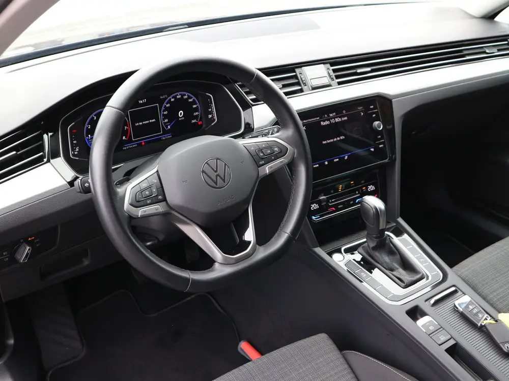 Volkswagen Passat Variant 1.5 TSI Business 7-DSG VIRTUAL NL uit 2022, foto 14