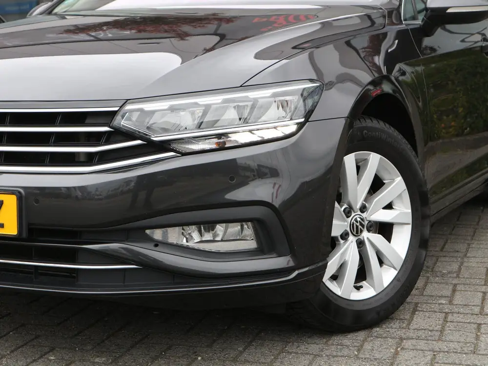 Volkswagen Passat Variant 1.5 TSI Business 7-DSG VIRTUAL NL uit 2022, foto 3