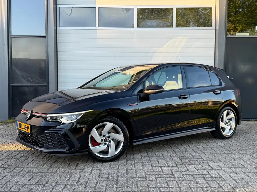 Volkswagen Golf 2.0 TSI 245pk handbak 17000km! uit 2022