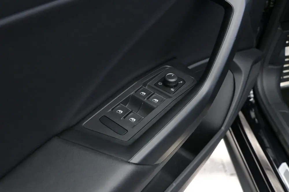 Volkswagen T-Roc Cabrio 1.5 TSI R-Line / Car-play + Camera / uit 2020, foto 9