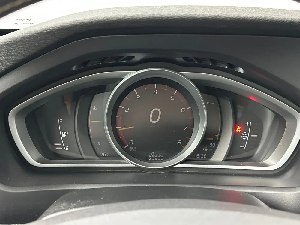 Volvo V40 1.5 T2 R-Design FULL LED - DEALER OND - NAVI - STO uit 2019, foto 11