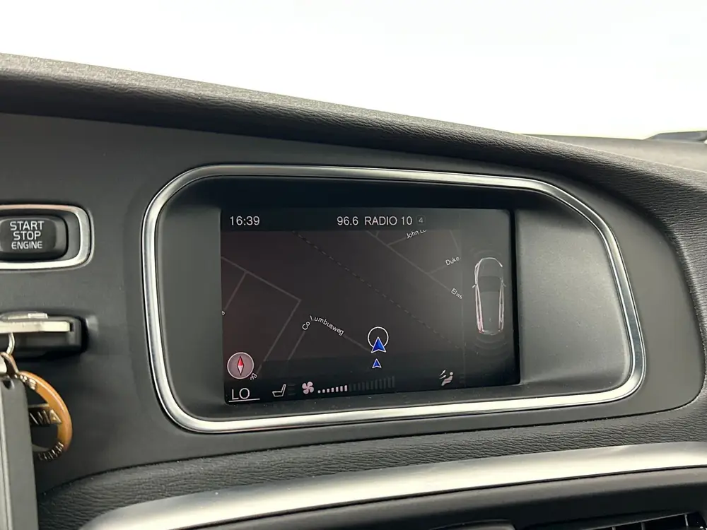 Volvo V40 1.5 T2 R-Design FULL LED - DEALER OND - NAVI - STO uit 2019, foto 15