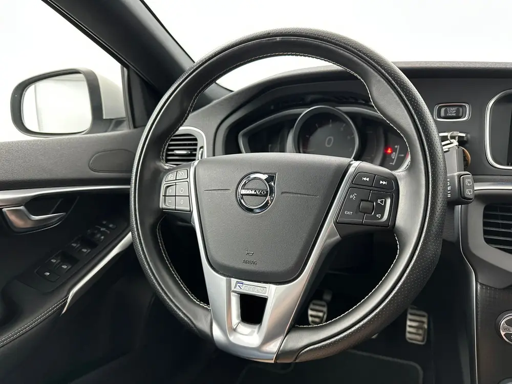 Volvo V40 1.5 T2 R-Design FULL LED - DEALER OND - NAVI - STO uit 2019, foto 19