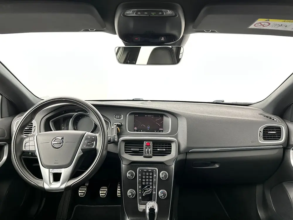 Volvo V40 1.5 T2 R-Design FULL LED - DEALER OND - NAVI - STO uit 2019, foto 3