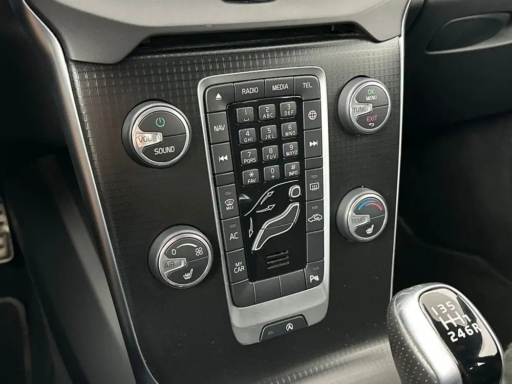 Volvo V40 1.5 T2 R-Design FULL LED - DEALER OND - NAVI - STO uit 2019, foto 7