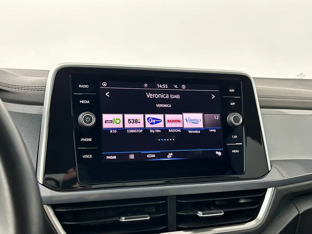 Volkswagen T-Roc 1.5 TSI Style VIRTUAL COCKPIT - CARPLAY - 1 uit 2022, foto 17