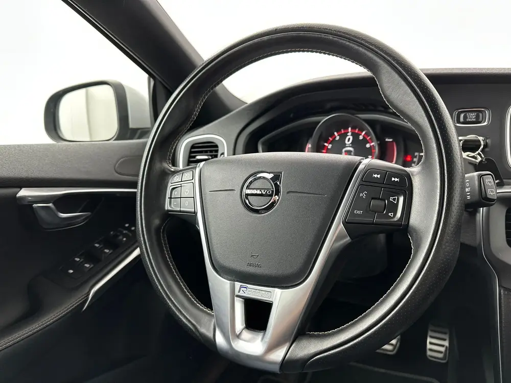 Volvo V40 1.5 T2 Edition R-Design - FULL LED - NAVI - AUTOMA uit 2019, foto 16