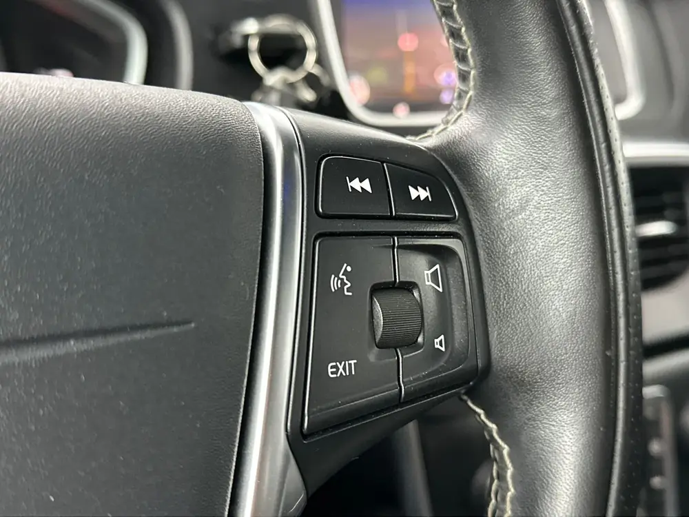 Volvo V40 1.5 T2 Edition R-Design - FULL LED - NAVI - AUTOMA uit 2019, foto 18