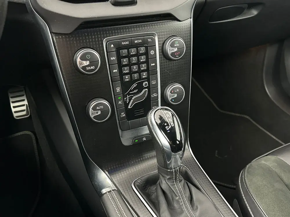 Volvo V40 1.5 T2 Edition R-Design - FULL LED - NAVI - AUTOMA uit 2019, foto 7