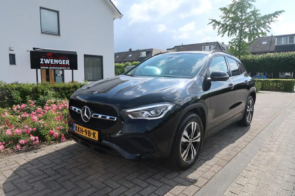 Mercedes-Benz GLA 250 e NIGHT PAKKET uit 2021