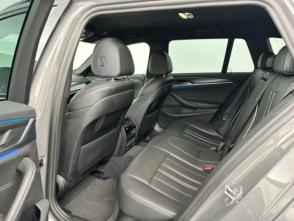 BMW 5-serie 530e High Executive M-Sport BERNINAGRAU uit 2021, foto 6