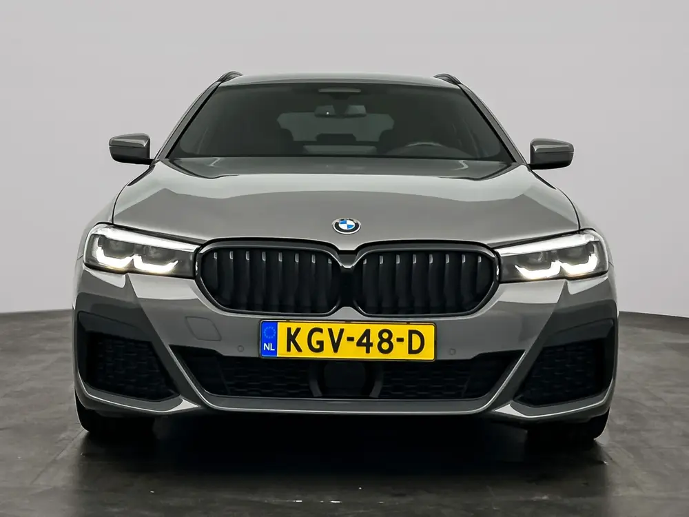 BMW 5-serie 530e High Executive M-Sport BERNINAGRAU uit 2021, foto 9
