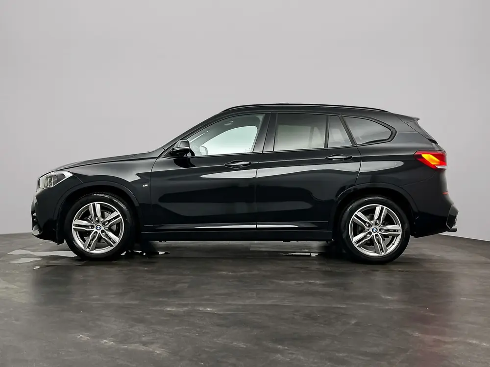 BMW X1 sDrive18i PANO - TREKHAAK - LED - 1E EIGENAAR - M SPO uit 2019, foto 16